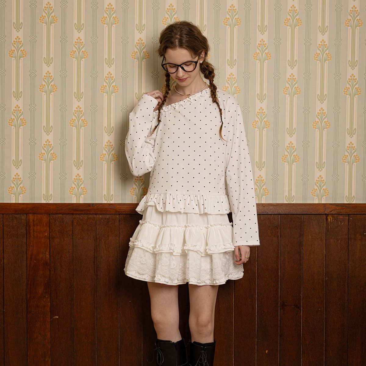 던드롭(DUNDROP) DD_Polka dot lace shoulder straps top_2color