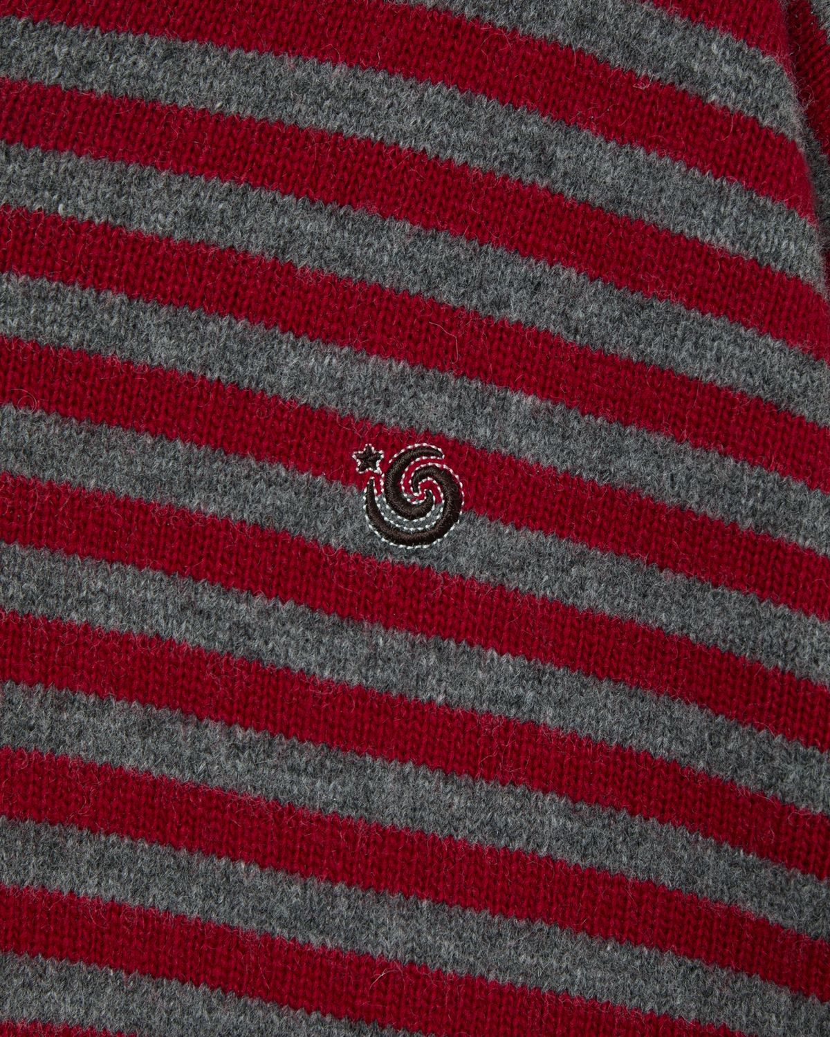 에이이에이이(AEAE) STRIPE V-NECK KNIT PULLOVER [GREY]