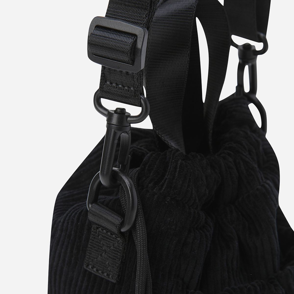 디오디(DOD) 그레인필드 코듀로이 버킷백(BLACK)
