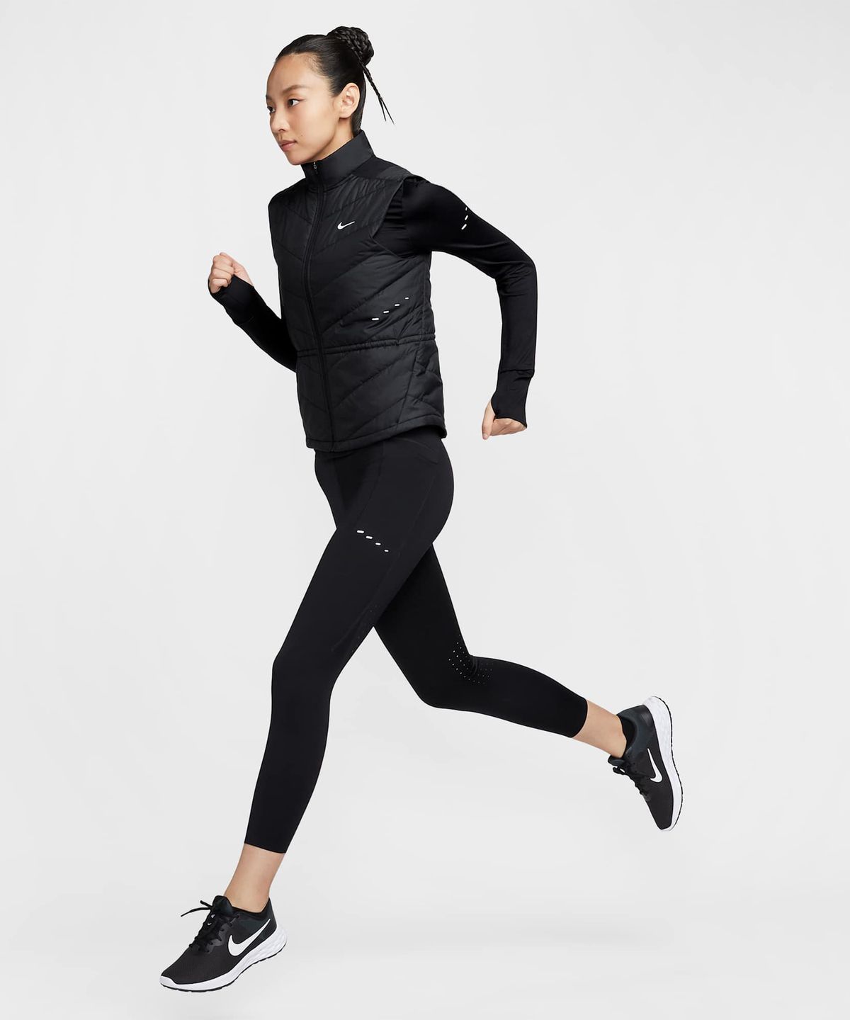 나이키(NIKE) 스위프트 써마 핏 러닝 베스트 W - 블랙 / HV2656-010