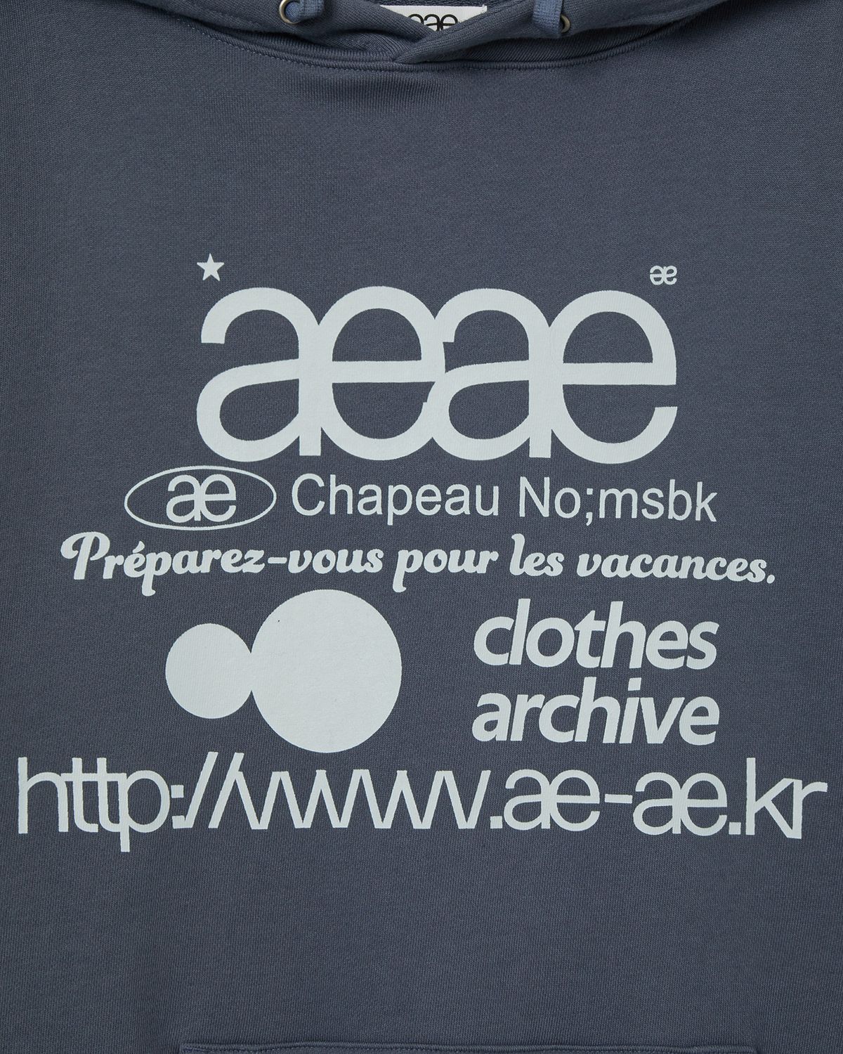 에이이에이이(AEAE) WEB LOGO LOOSED HOODIE [ASH BLUE]