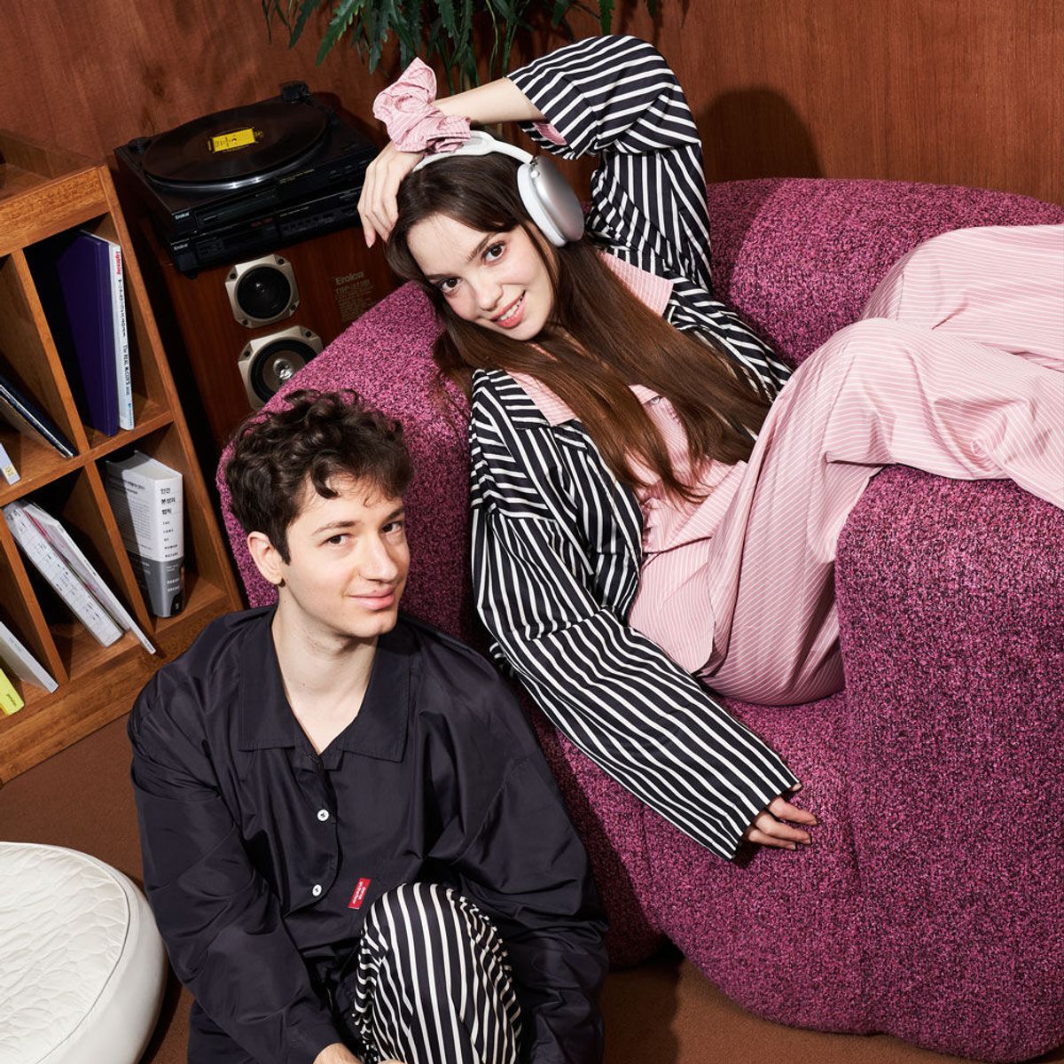 댄스온더플로어(DANCEONTHEFLOOR) furless pajamas 퍼리스 스트라이프 파자마 (black)