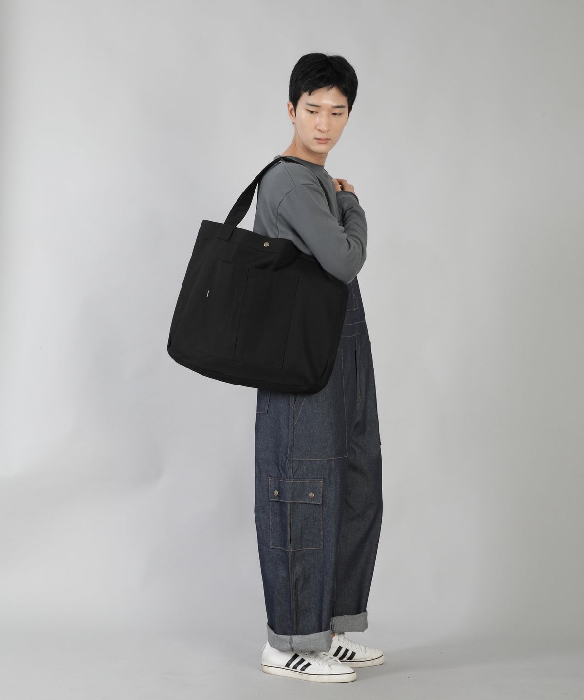 세인트크루(SAINTCREW) 라운드 볼륨 카고포켓 에코백 RVC-145 블랙