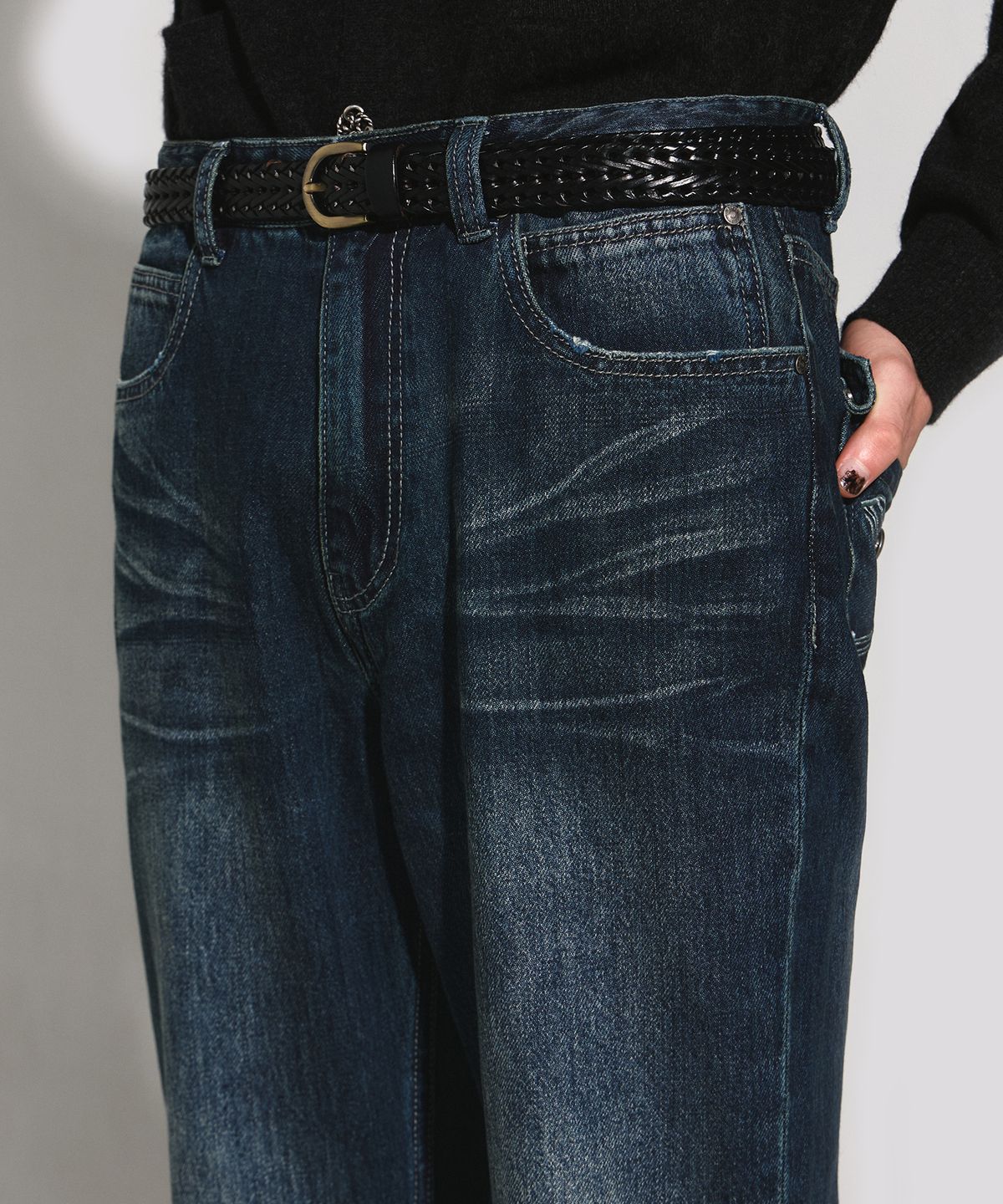 웨슬리 휴스턴(WESLEYHYUSTON) Rowel embroidery boots cut denim pants dark blue