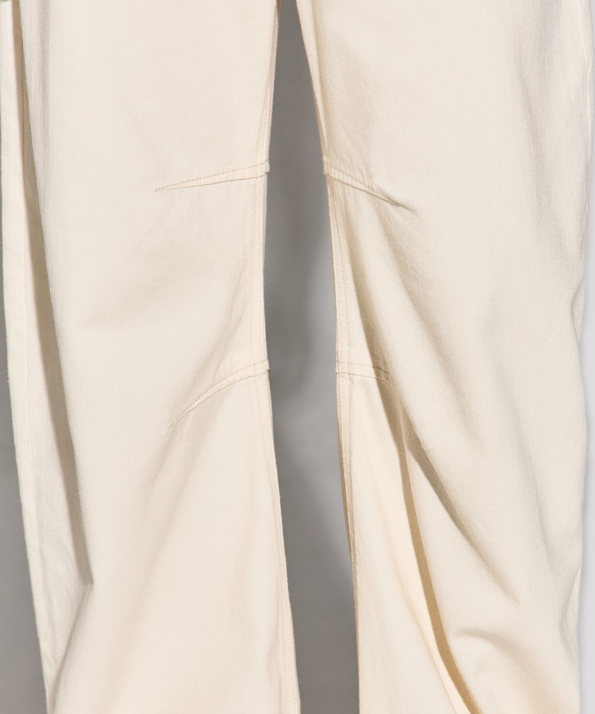 웨슬리 휴스턴(WESLEYHYUSTON) Curved dart detail wide denim pants ivory