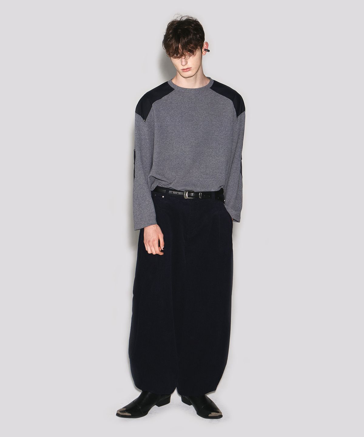 웨슬리 휴스턴(WESLEYHYUSTON) Corduroy deep tuck semi balloon pants dark navy