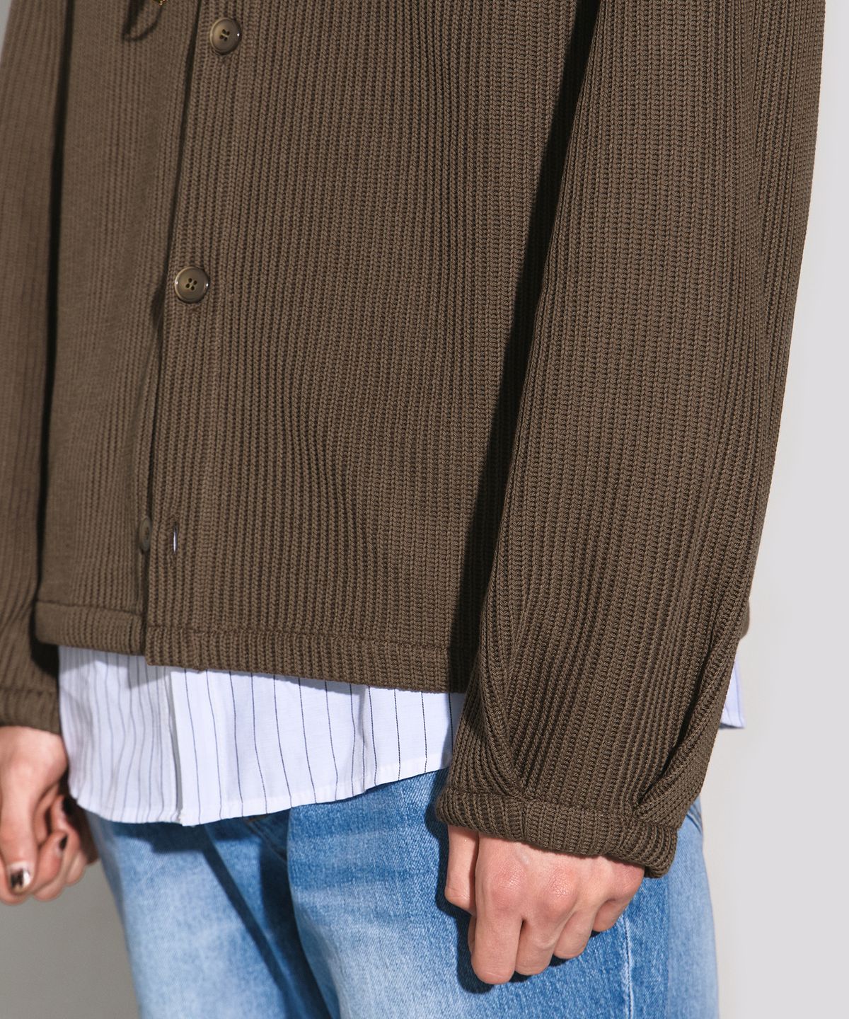 웨슬리 휴스턴(WESLEYHYUSTON) Crew neck balloon sleeve cardigan dark brown