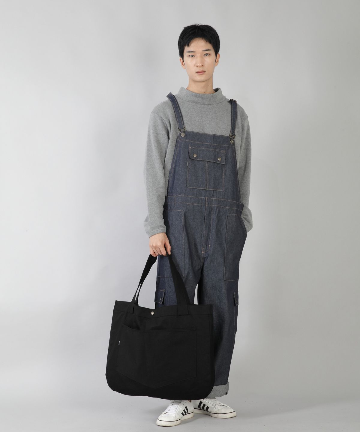 세인트크루(SAINTCREW) 라운드 볼륨 펜타곤포켓 에코백 RVP-146 블랙