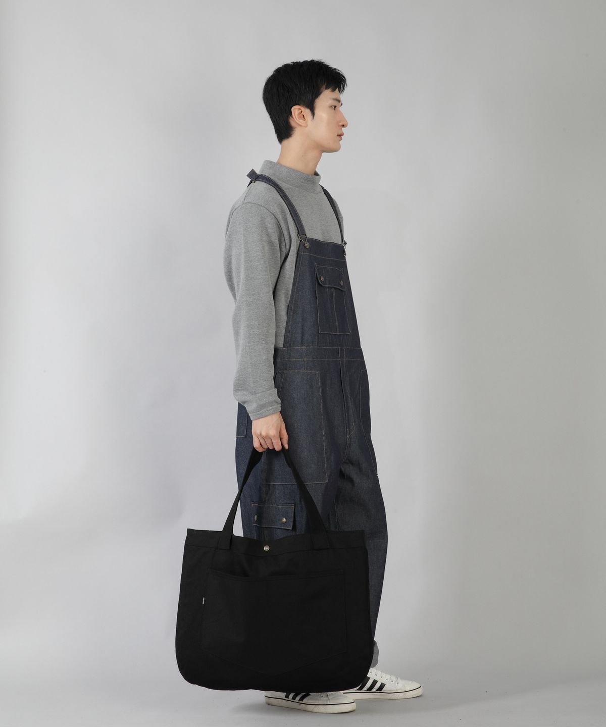 세인트크루(SAINTCREW) 라운드 볼륨 펜타곤포켓 에코백 RVP-146 블랙