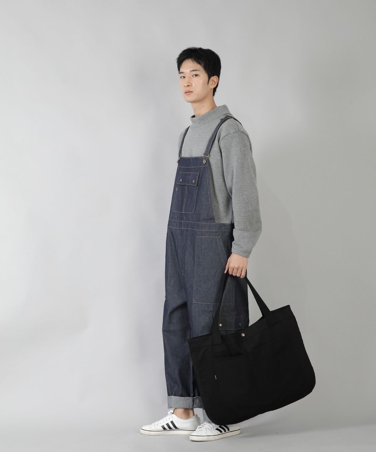 세인트크루(SAINTCREW) 라운드 볼륨 펜타곤포켓 에코백 RVP-146 블랙