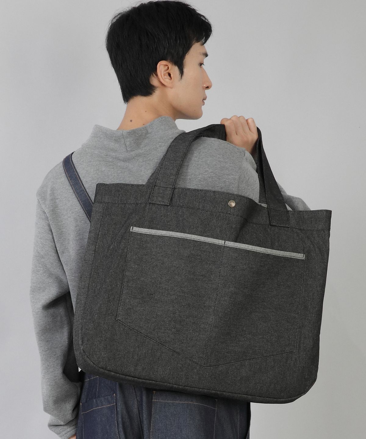 세인트크루(SAINTCREW) 라운드 볼륨 펜타곤포켓 에코백  RVP-146 데님 블랙