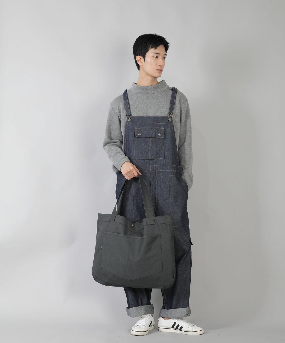 세인트크루(SAINTCREW) 라운드 볼륨 펜타곤포켓 에코백  RVP-146 차콜