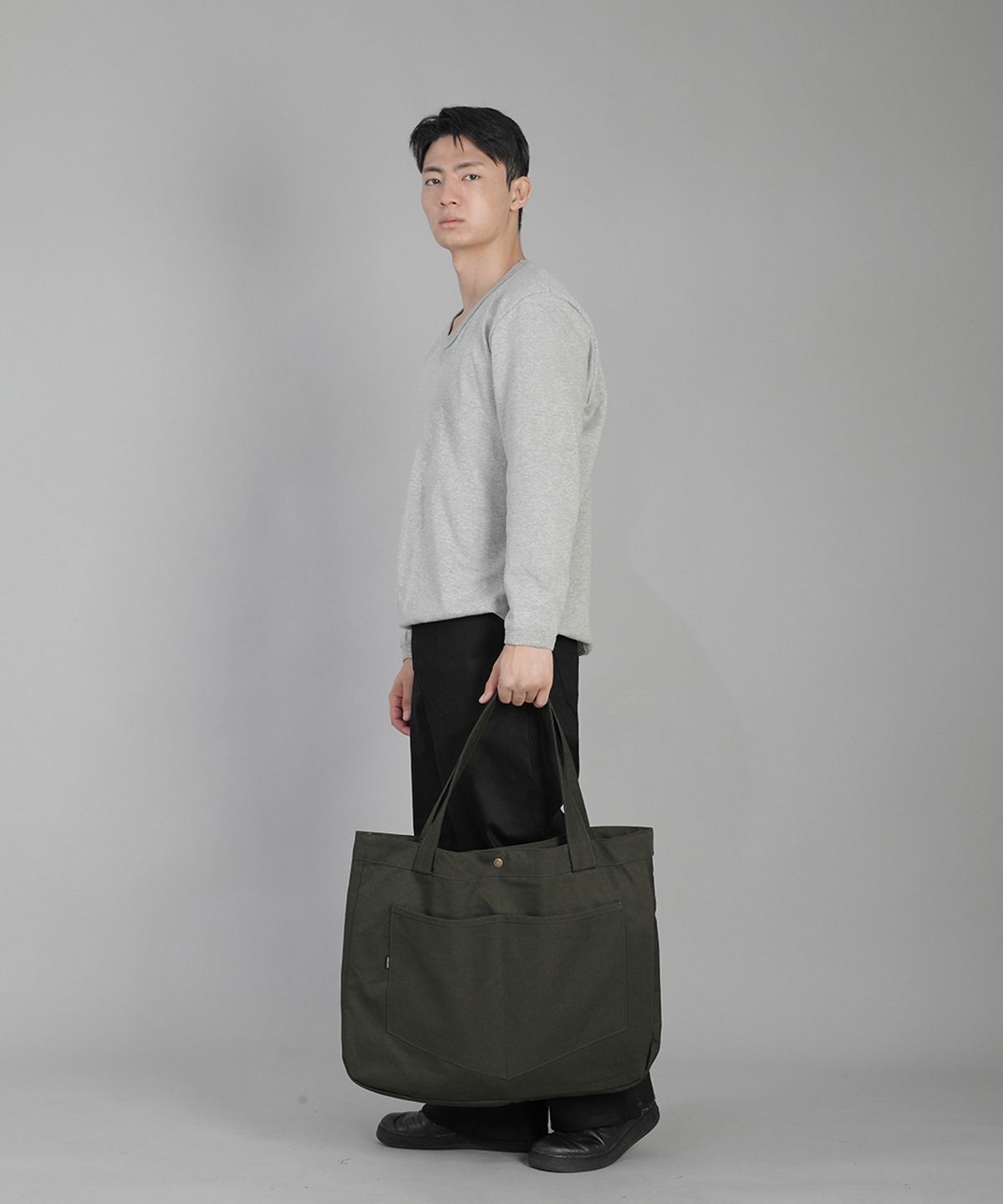 세인트크루(SAINTCREW) 라운드 볼륨 펜타곤포켓 에코백  RVP-146 카키