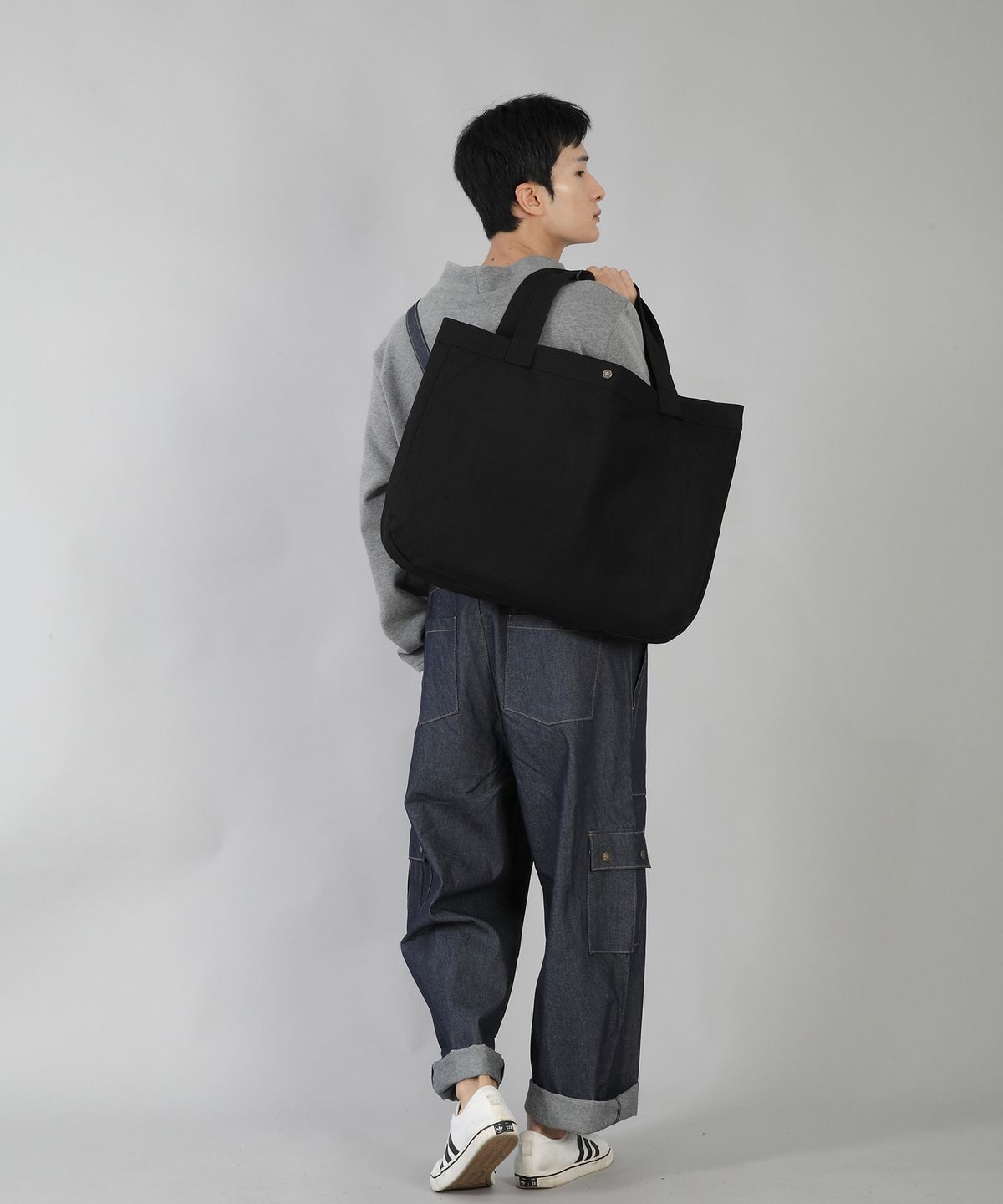 세인트크루(SAINTCREW) 라운드 볼륨 무지 에코백 RVS-147 블랙