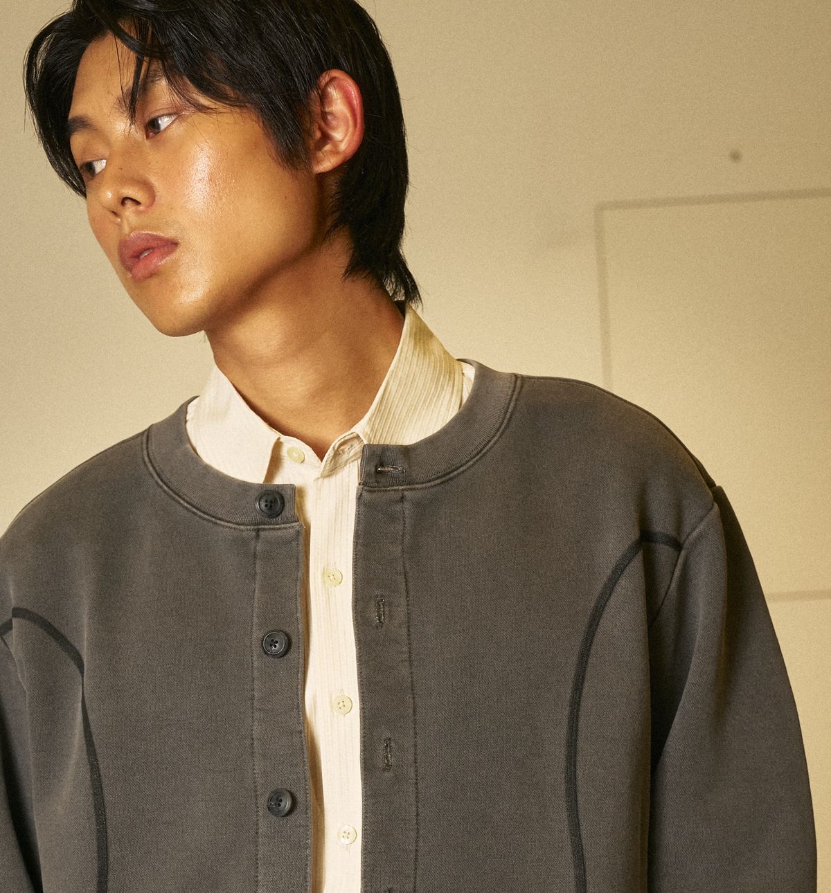 아모우(AMOU) AMOU Pigment Sweat Cardigan CHACOL GRAY