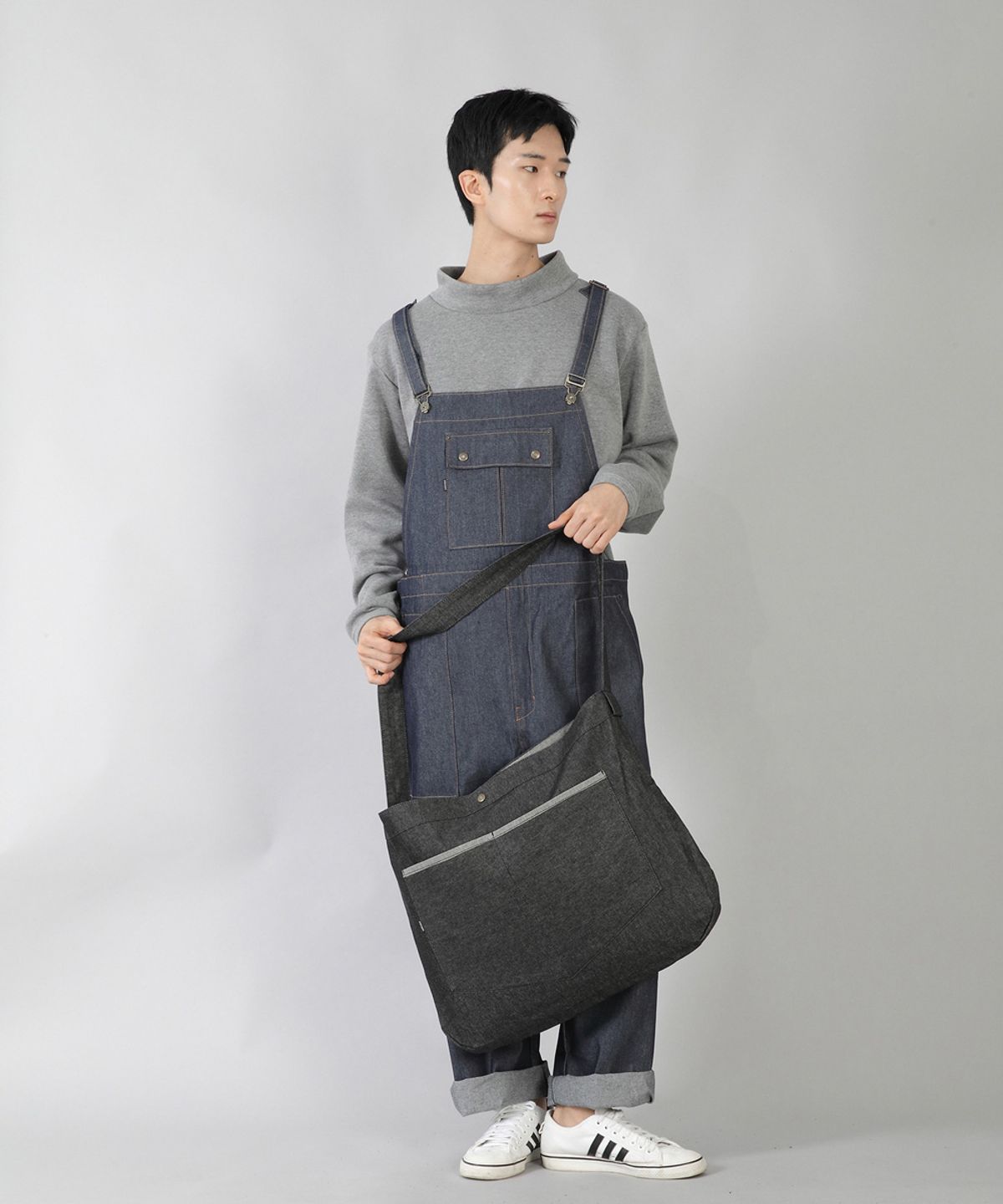 세인트크루(SAINTCREW) 라운드 볼륨 펜타곤포켓 크로스백 RVP-150 데님 블랙