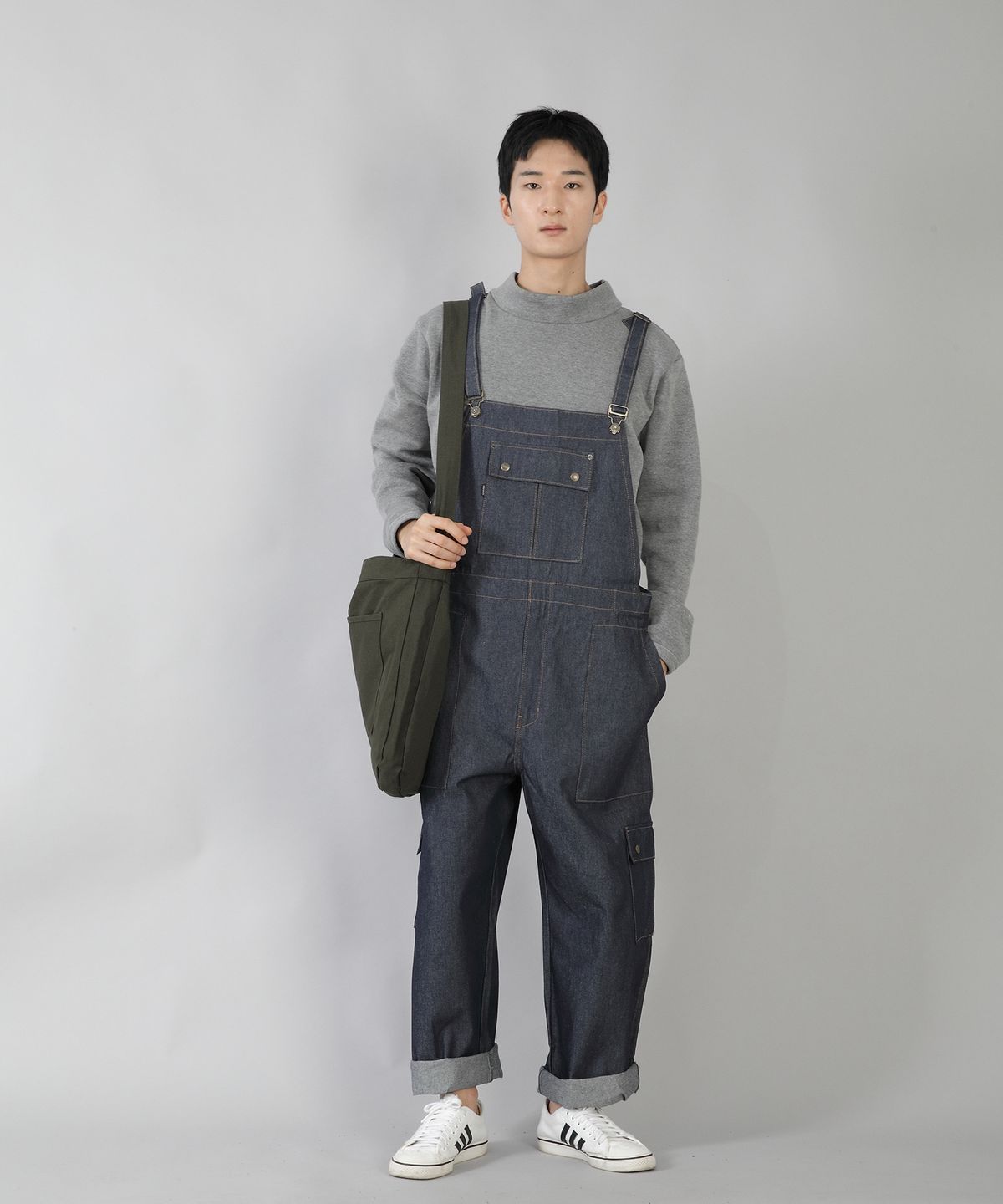 세인트크루(SAINTCREW) 라운드 볼륨 펜타곤포켓 크로스백 RVP-150 카키