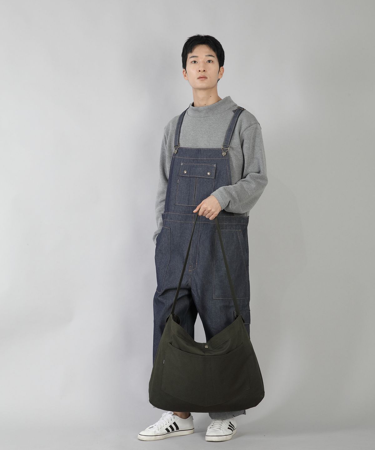 세인트크루(SAINTCREW) 라운드 볼륨 펜타곤포켓 크로스백 RVP-150 카키