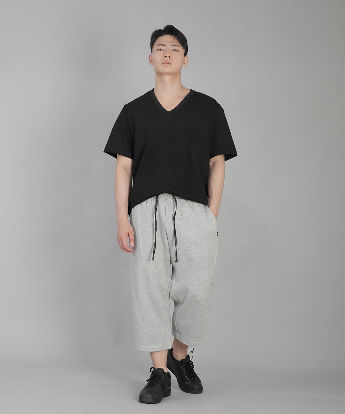 세인트크루(SAINTCREW) V넥 무지 반팔티 BVS-823 블랙