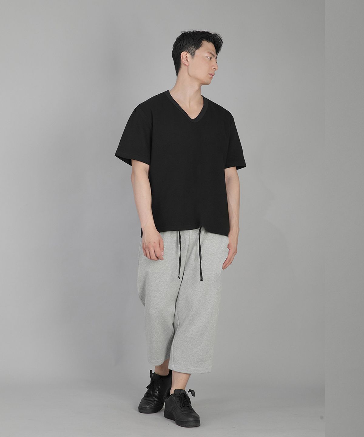 세인트크루(SAINTCREW) V넥 무지 반팔티 BVS-823 블랙