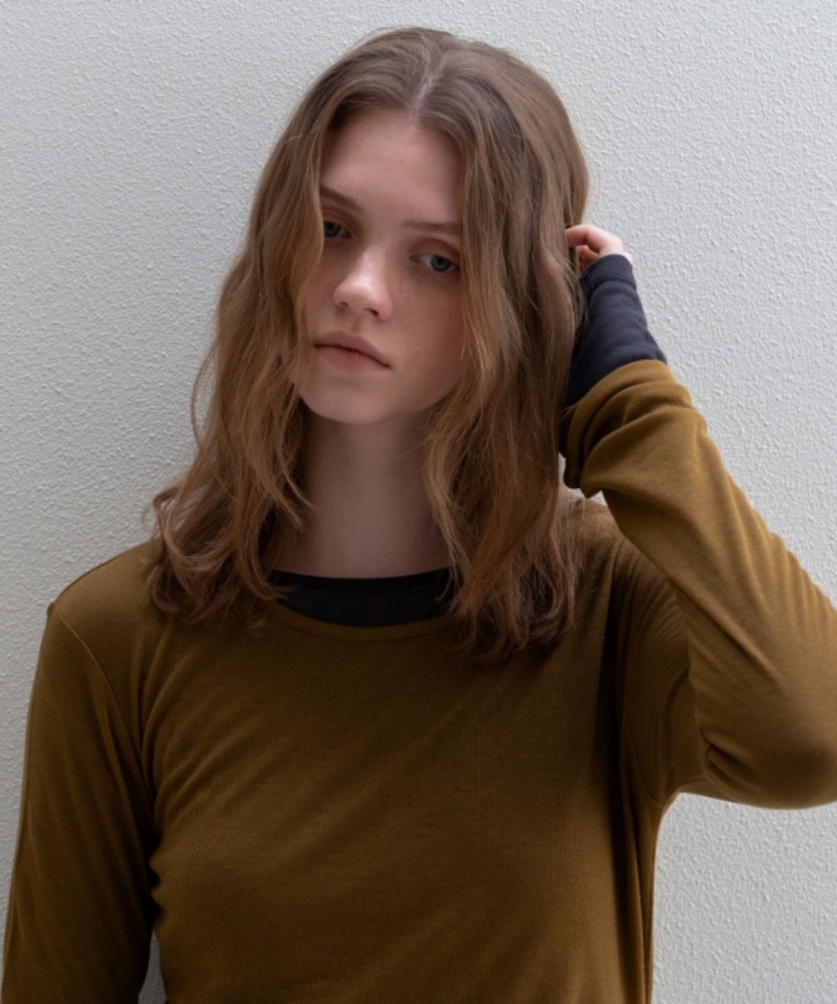 어나우트(UNNOUT) SOFT WOOL JERSEY T-SHIRT OLIVE