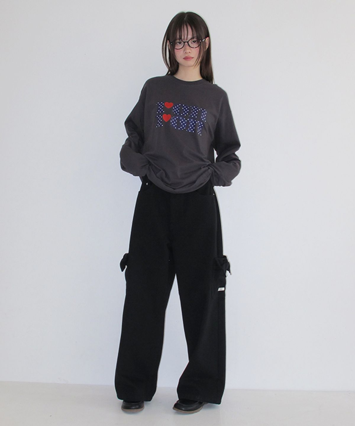 론론(RONRON) PATTERN LOGO LONG SLEEVE CHARCOAL