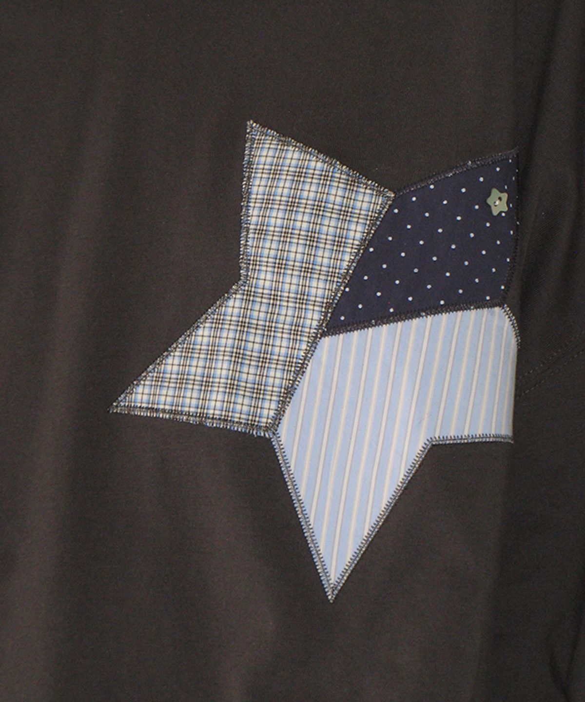 론론(RONRON) MIX STAR APPLIQUE OVER FIT LONG SLEEVE CHARCOAL