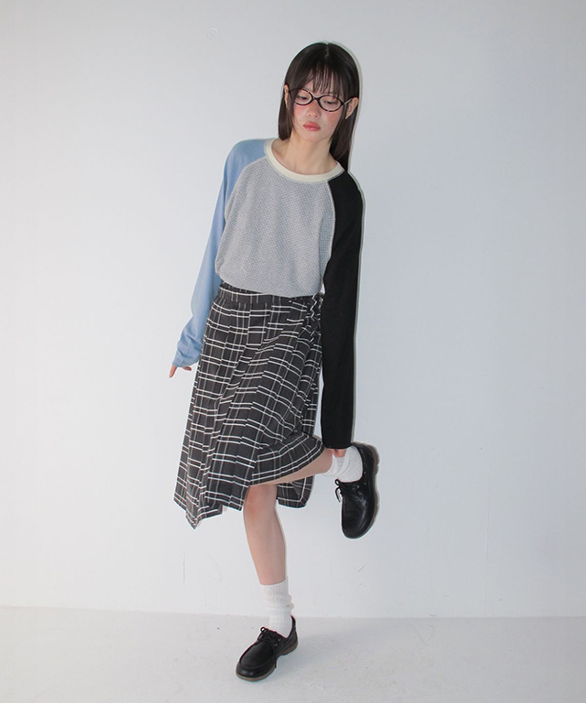론론(RONRON) CHECK PLEATED WRAP MIDI SKIRT BLACK