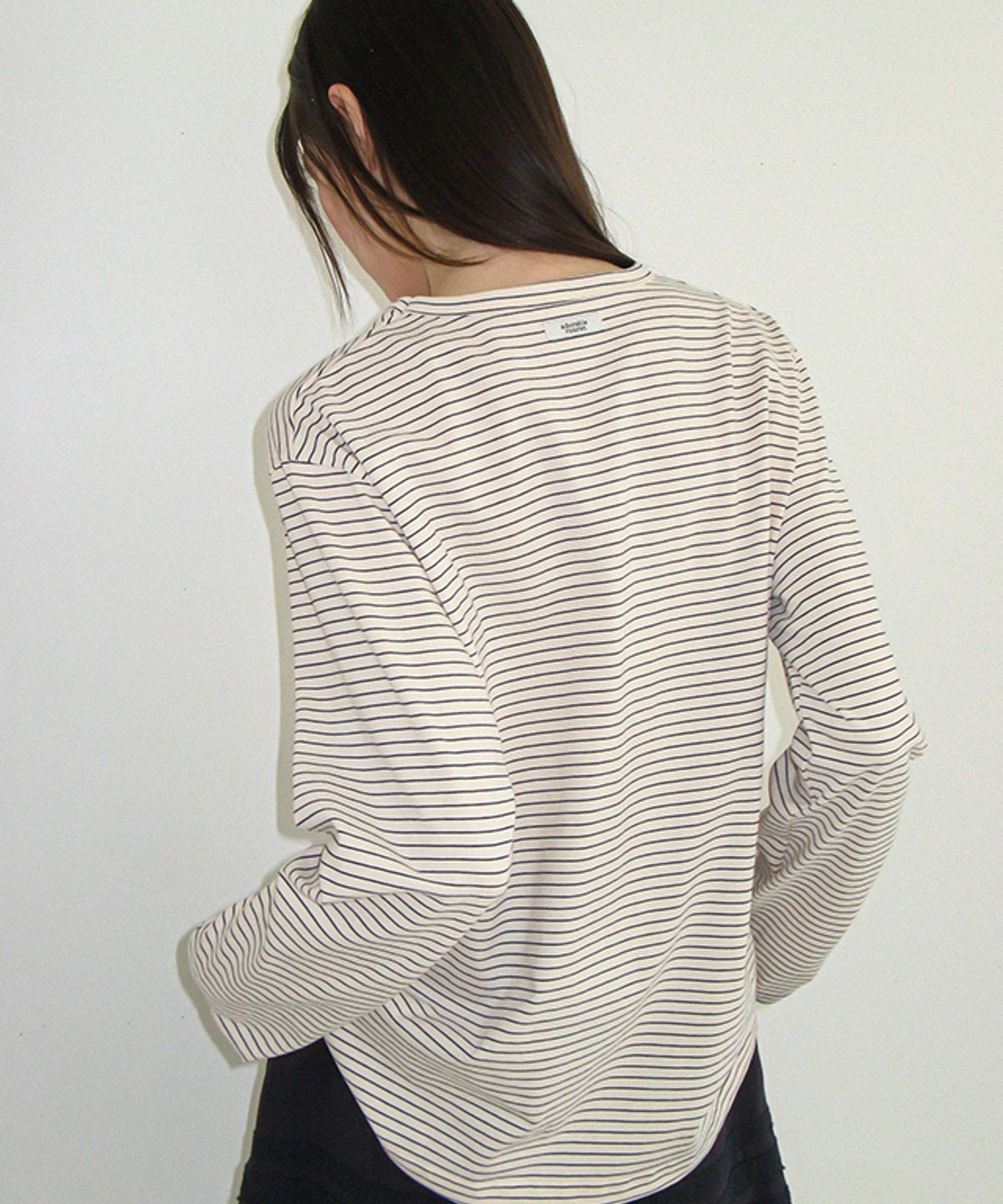 론론(RONRON) BUTTON MINI POCKET STRIPE LONG SLEEVE BEIGE