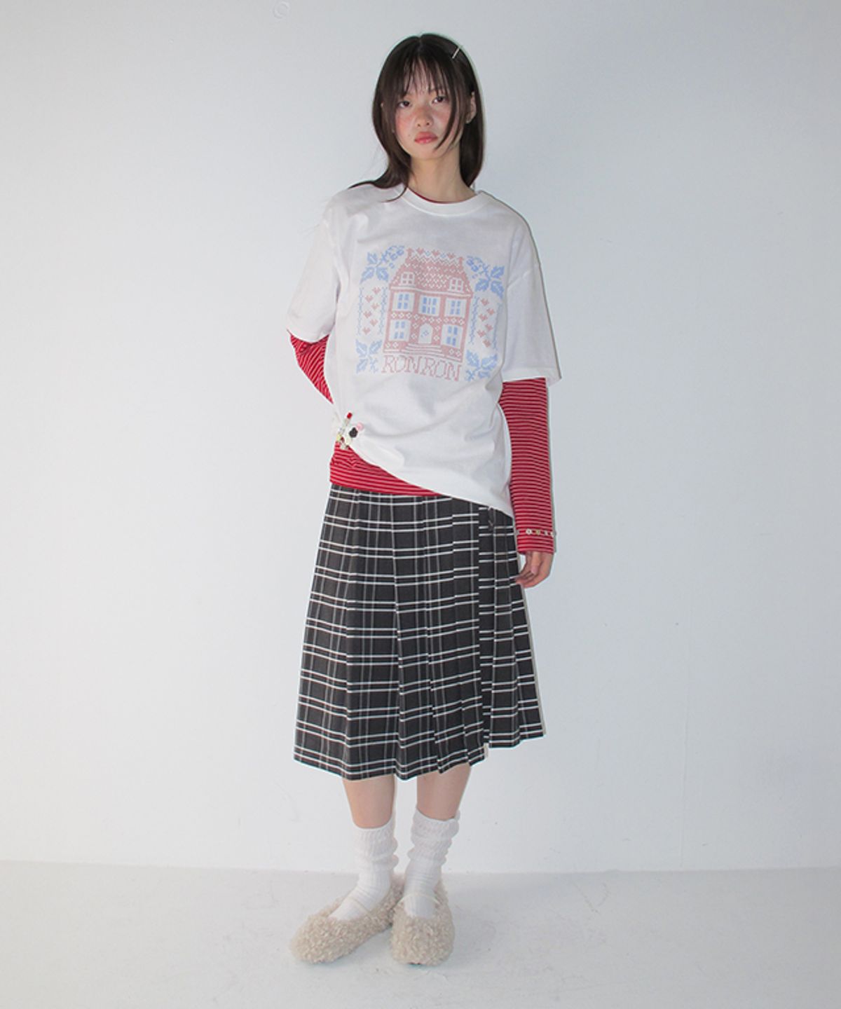 론론(RONRON) STITCHED HOUSE OVER FIT T SHIRT WHITE