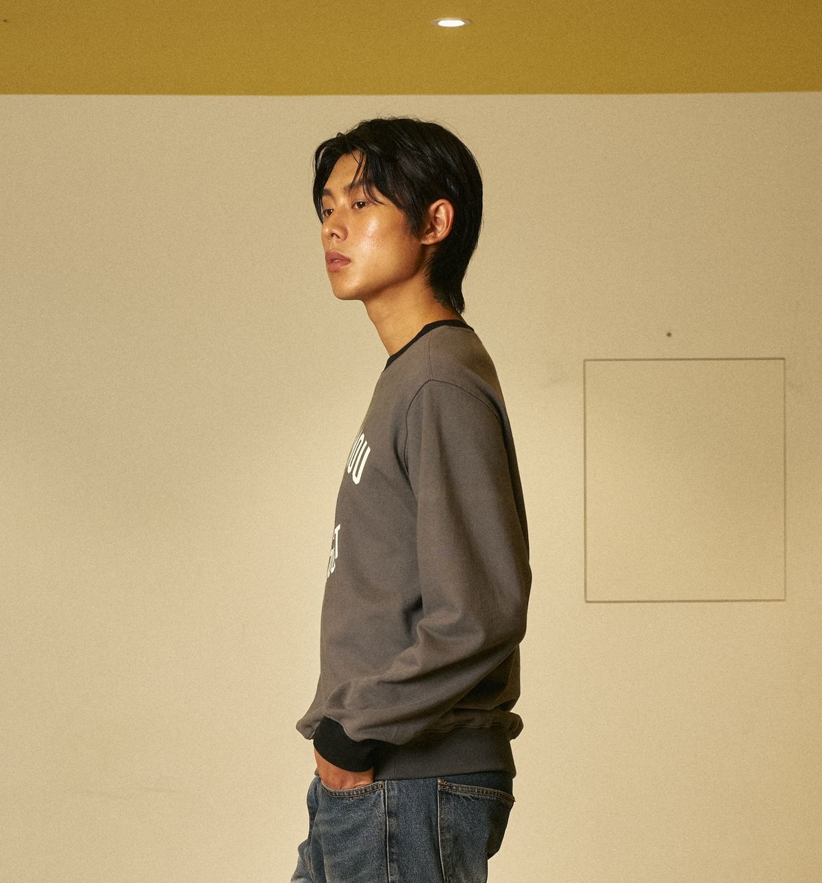 아모우(AMOU) Saint Amou Ringer Sweat Shirts CHACOL GRAY