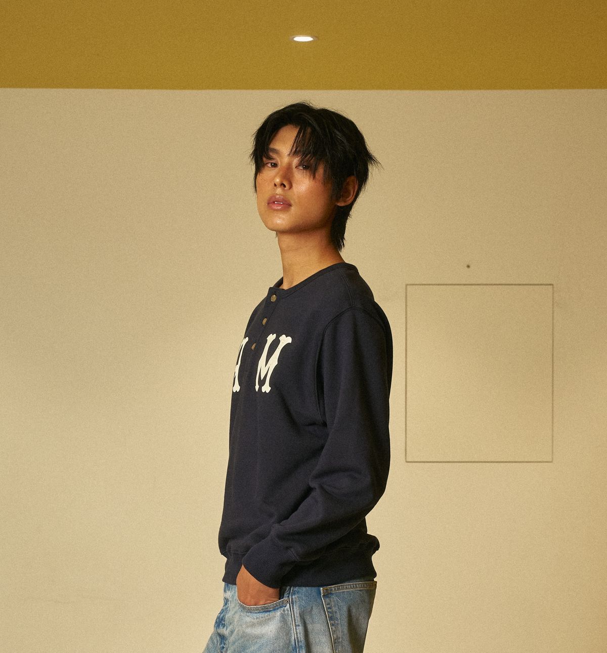 아모우(AMOU) A.M Henley Neck Sweat Shirts NAVY