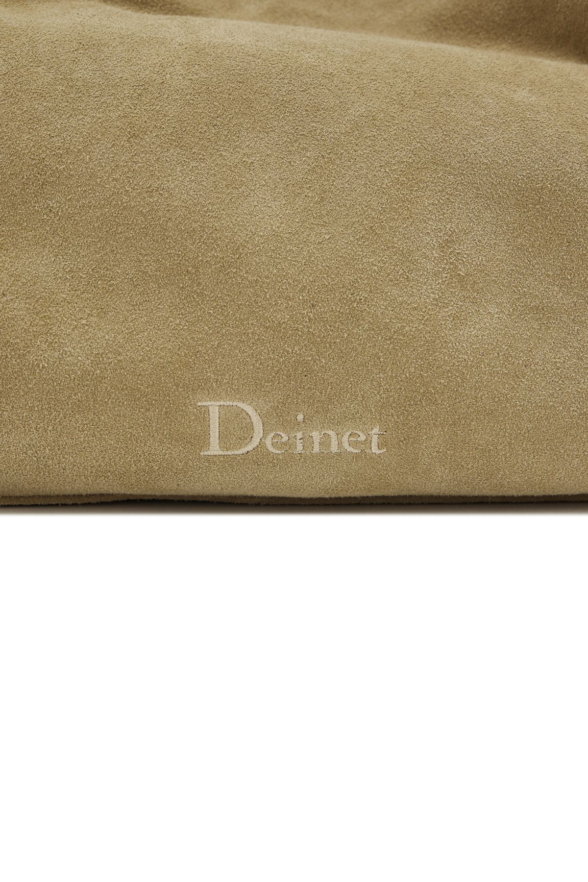 다이닛(DEINET) DEINET SUEDE BUCKLE BAG IN BEIGE