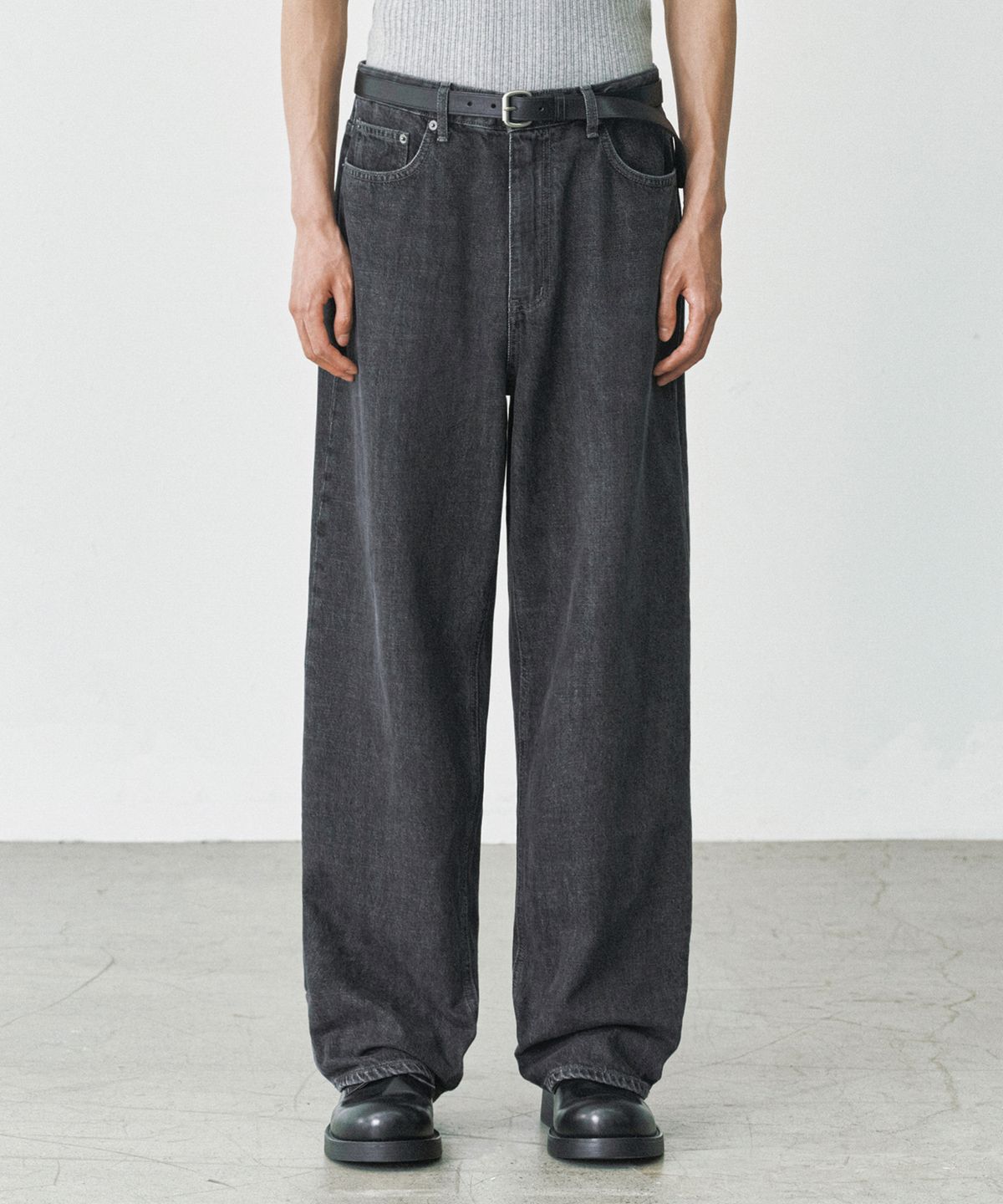 브랜디드(BRANDED) 1764 ANTHRACITE JEANS [EXTRA WIDE STRAIGHT]