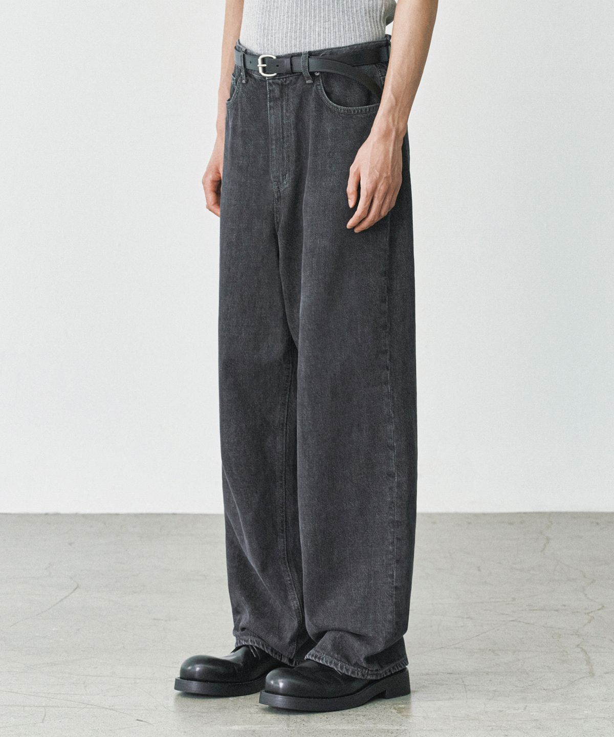 브랜디드(BRANDED) 1764 ANTHRACITE JEANS [EXTRA WIDE STRAIGHT]