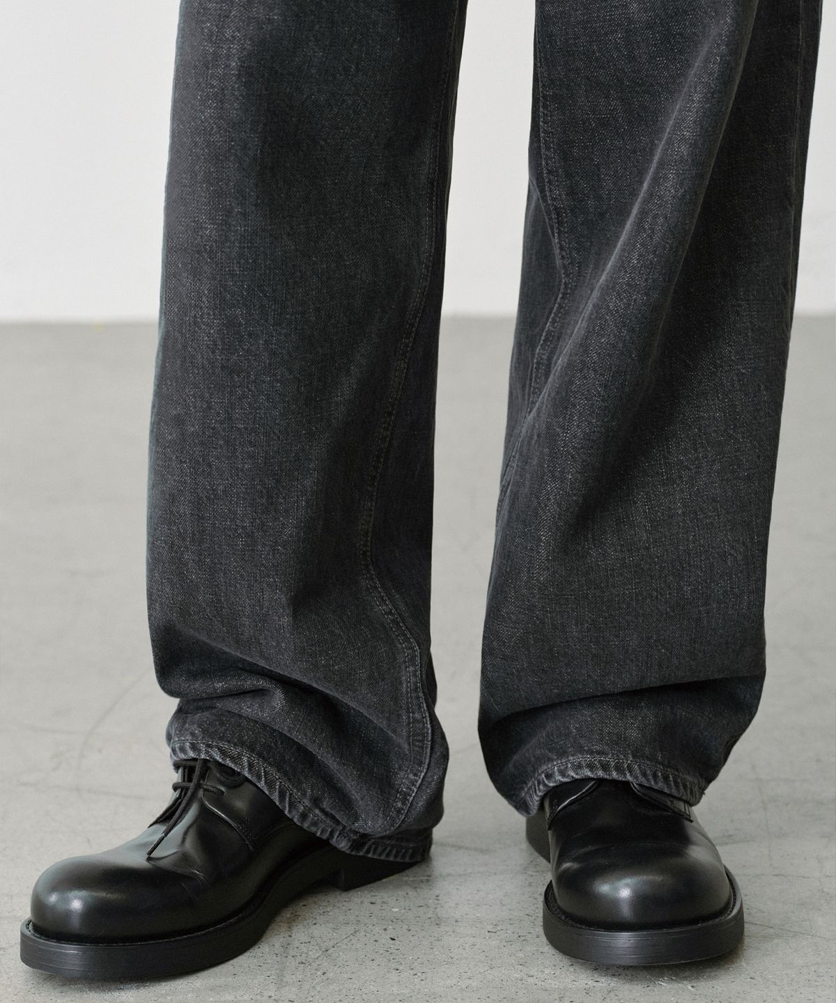 브랜디드(BRANDED) 1764 ANTHRACITE JEANS [EXTRA WIDE STRAIGHT]