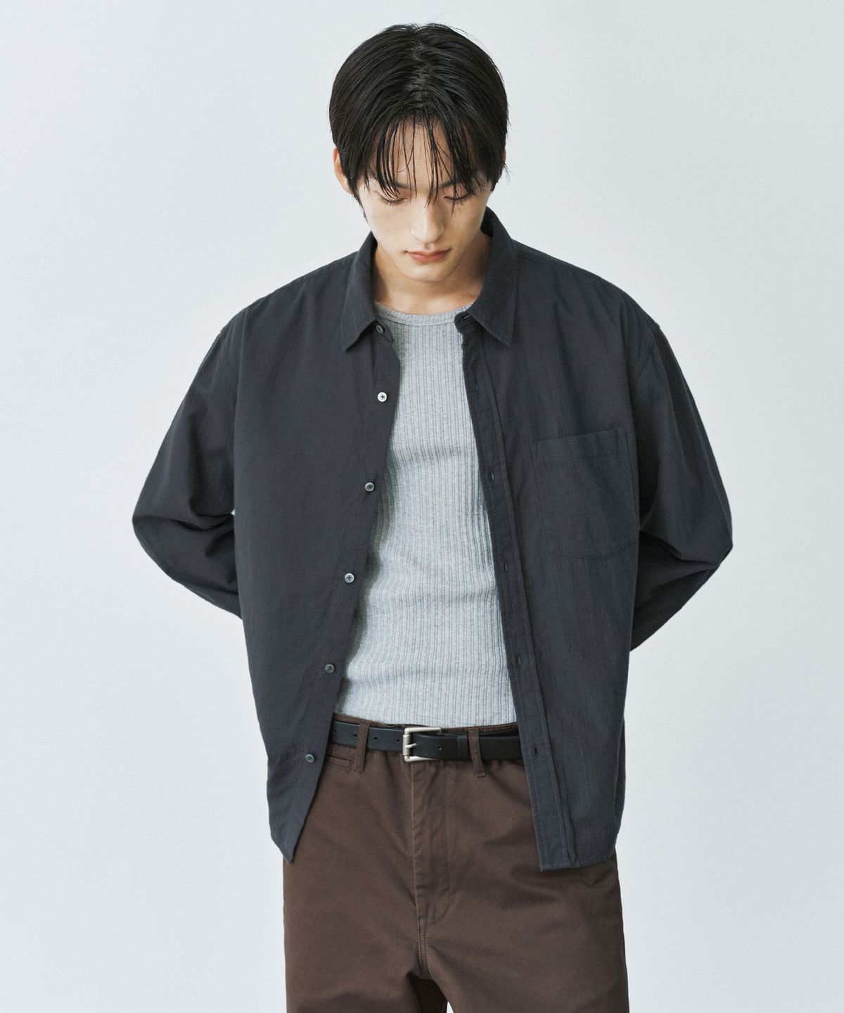 브랜디드(BRANDED) PINTER CROP GAUZE SHIRT [GRAPHITE]