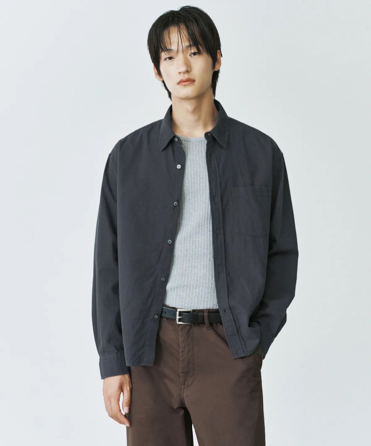 브랜디드(BRANDED) PINTER CROP GAUZE SHIRT [GRAPHITE]