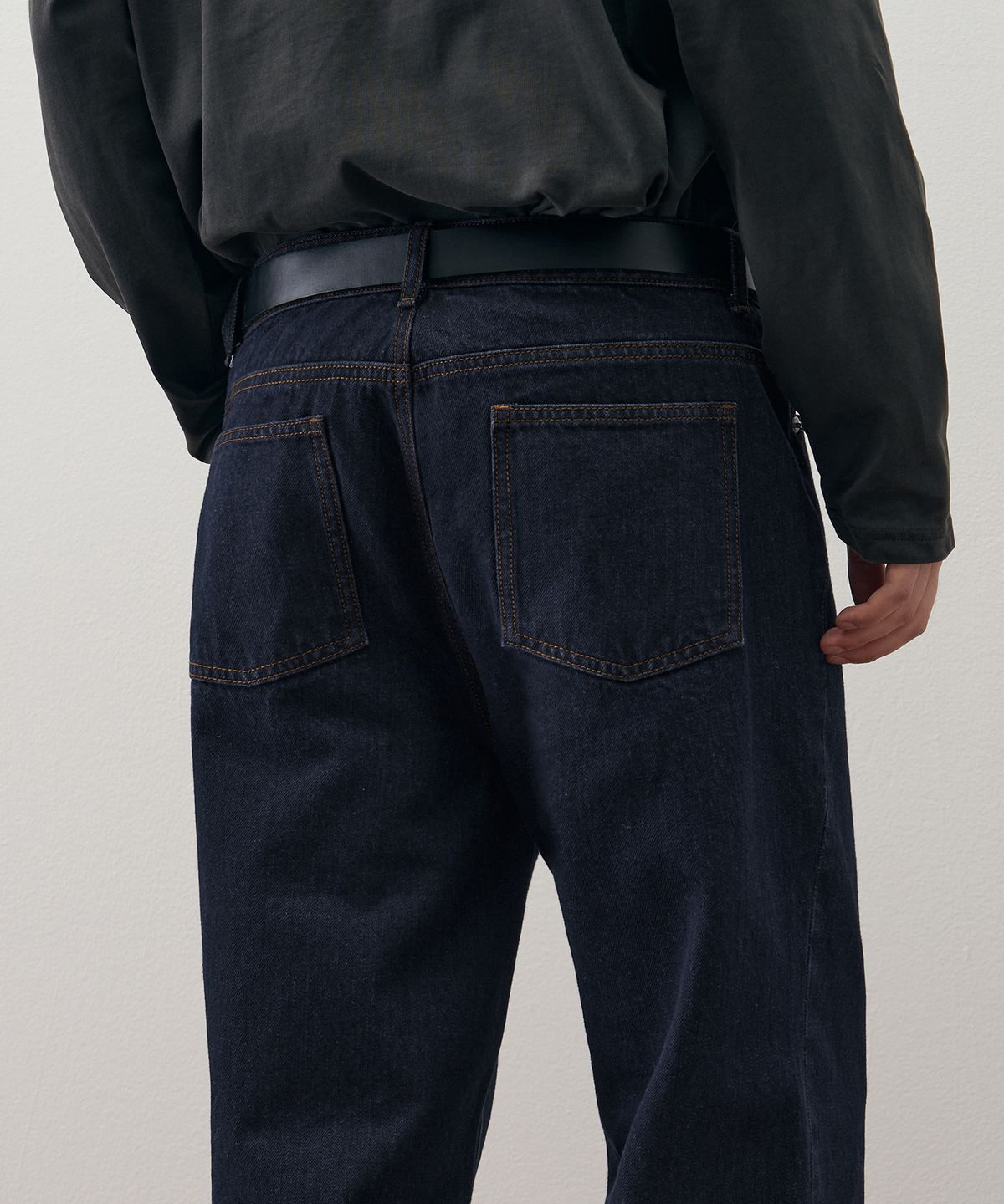 드로우핏(DRAW FIT) 워싱 릴렉스 스트레이트 데님 팬츠 [DARK BLUE]