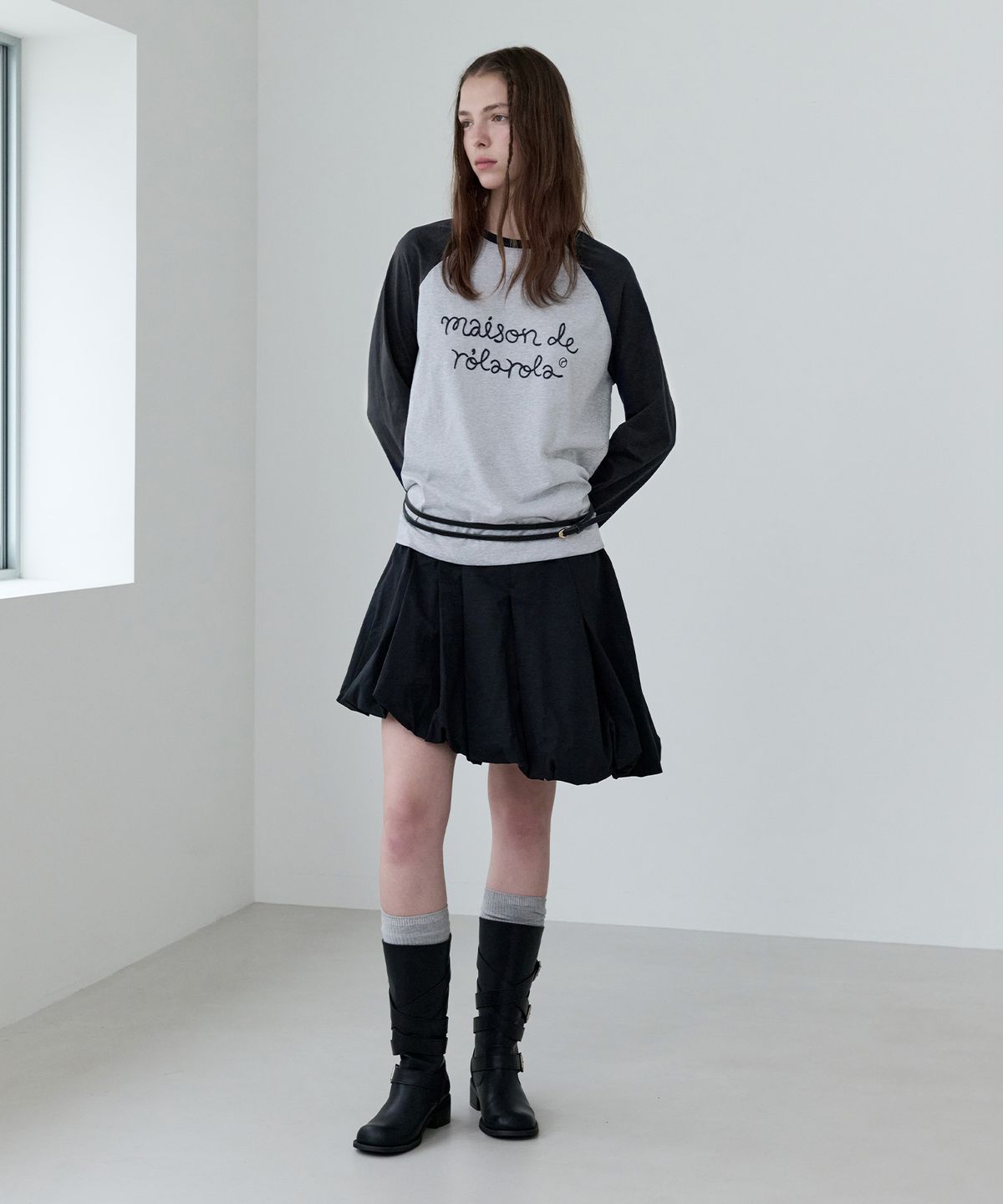 로라로라(ROLAROLA) UNBALANCE PLEATS BALLOON SKIRT BLACK