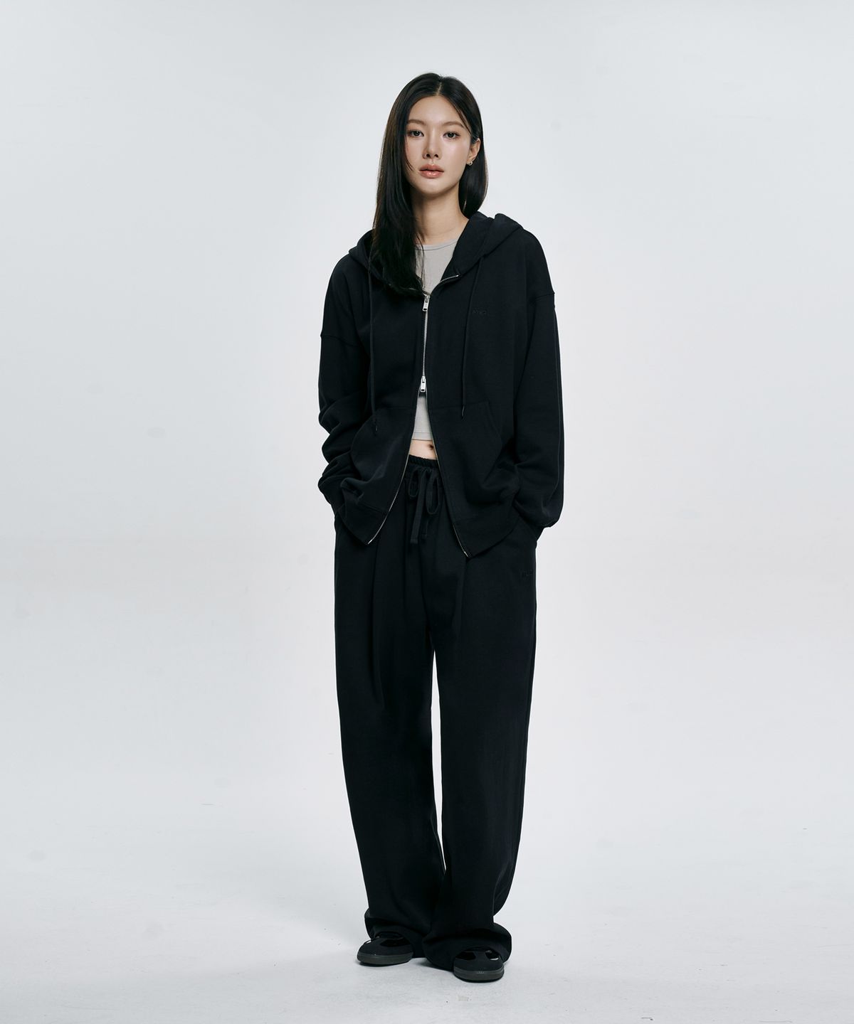 아테즈(ATEZ) 에센셜 오버핏 스웨트 후드 집업 [블랙]