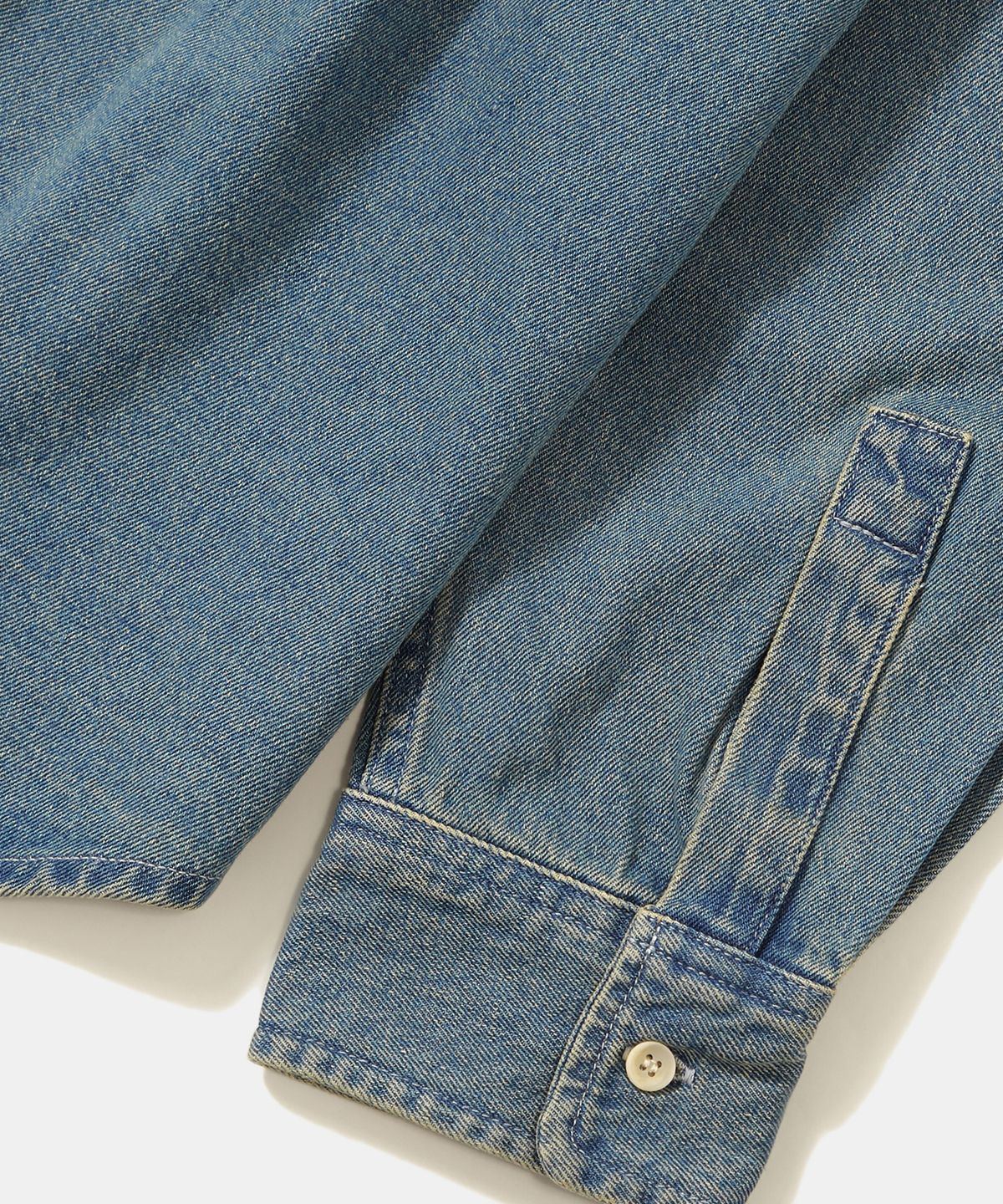 컬럼비아 유니버시티(COLUMBIA UNIVERSITY) TRAJAN LABEL HIDDEN POCKET DENIM SHIRTS_LIGHT JEAN