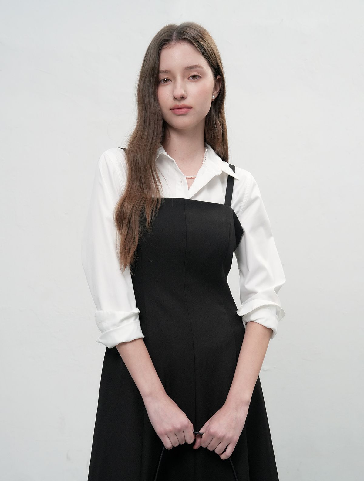제너럴아이디어(GENERALIDEA) 플레어 슬리브리스 롱 원피스 [BLACK] / WBE3L15504