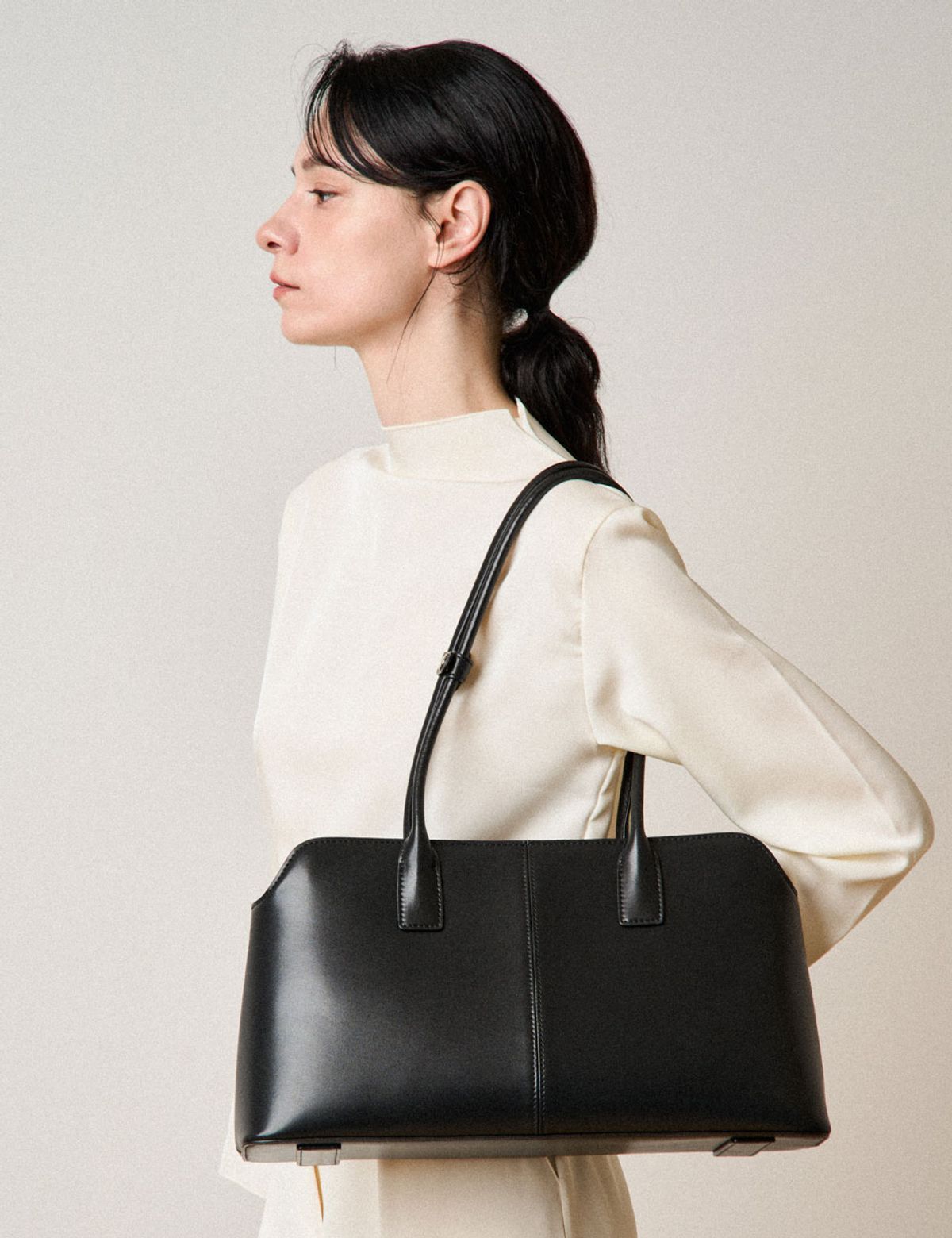 메종드유(MAISONDEU) Adele Shoulder bag 아델 소가죽 숄더백 (Black)