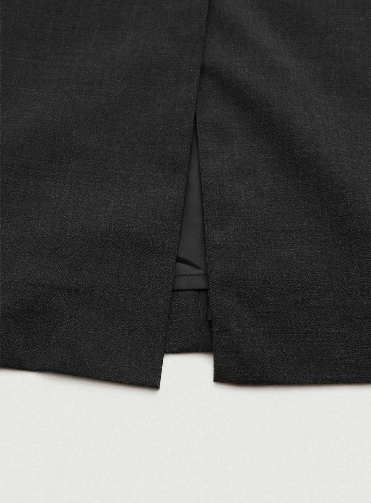 더바넷(THEBARNNET) Mould Low Rise Maxi Skirt_Charcoal