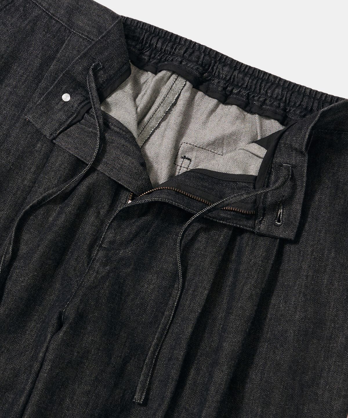 컬럼비아 유니버시티(COLUMBIA UNIVERSITY) TRAJAN LABEL PINTUCK WIDE-FIT DENIM PANTS_BLACK JEAN