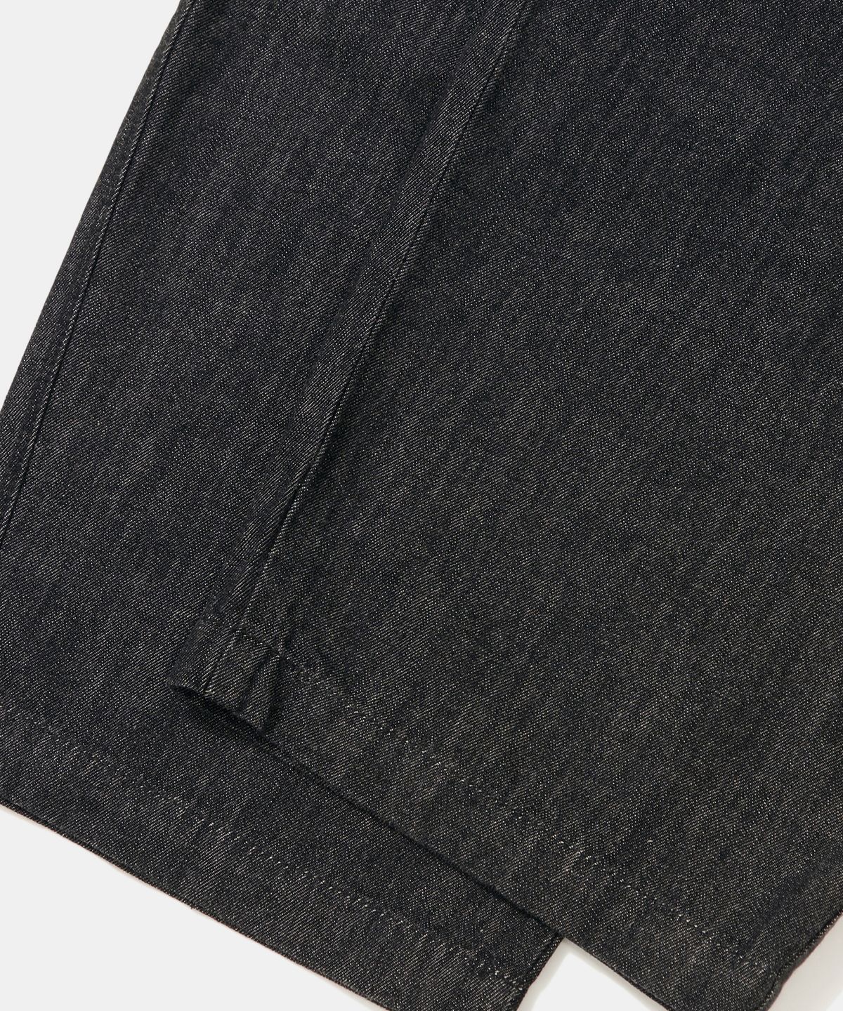 컬럼비아 유니버시티(COLUMBIA UNIVERSITY) TRAJAN LABEL PINTUCK WIDE-FIT DENIM PANTS_BLACK JEAN