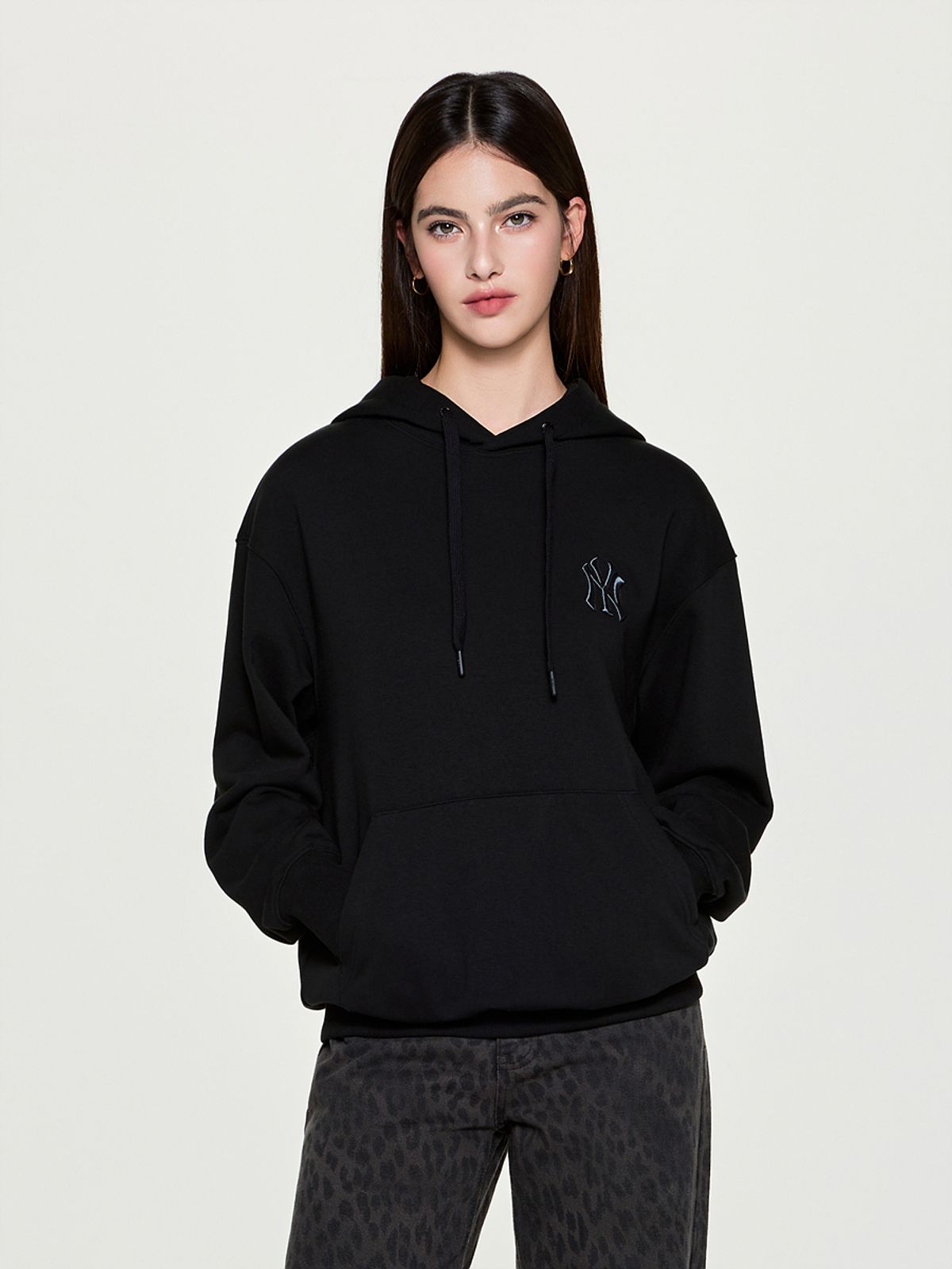 엠엘비(MLB) 모노그램 빈티지 빅럭스 후드티 NY (Black)