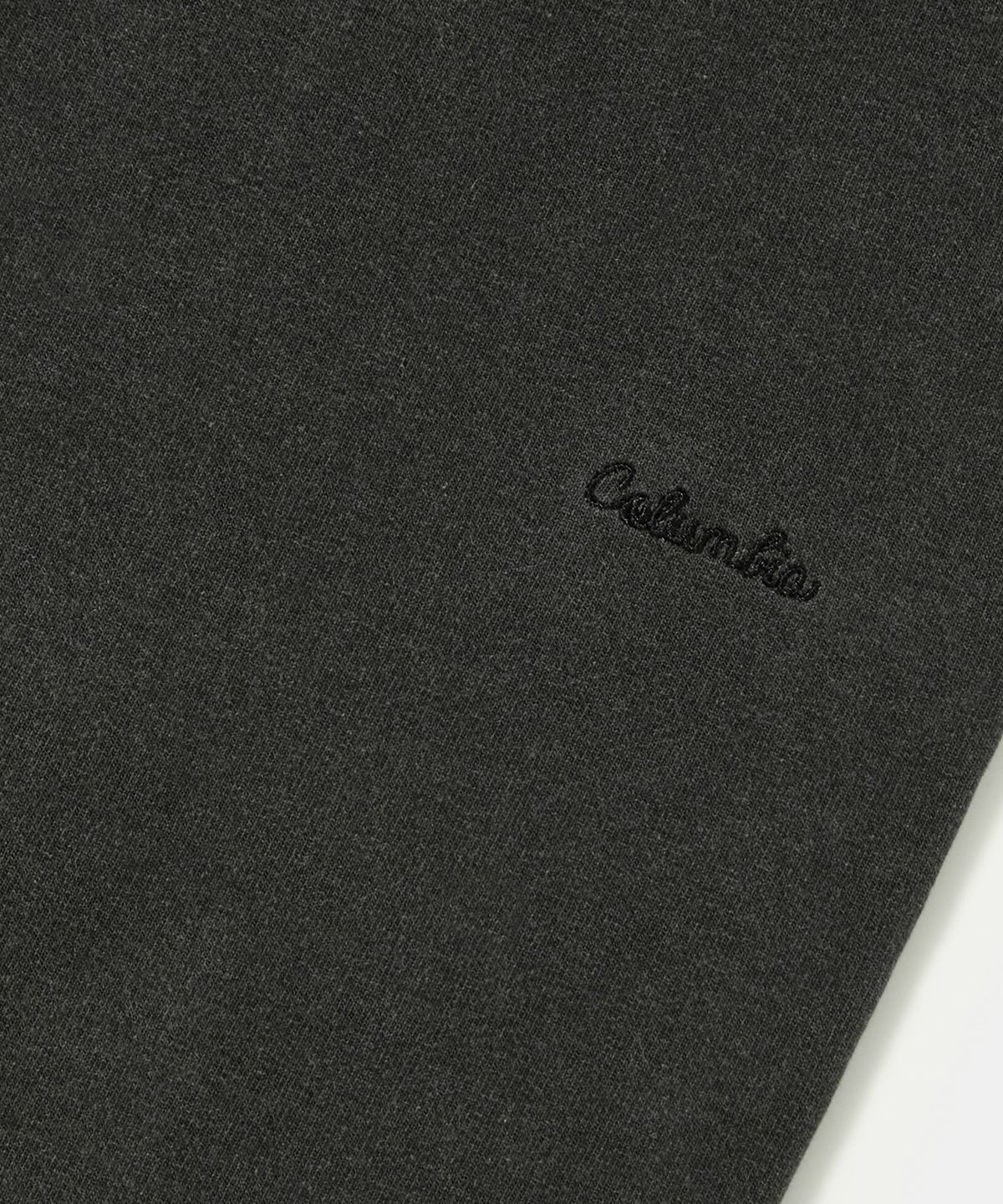 컬럼비아 유니버시티(COLUMBIA UNIVERSITY) TINY SCRIPT LOOSE-FIT DENIM TERRY SWEATPANTS_BLACK JEAN