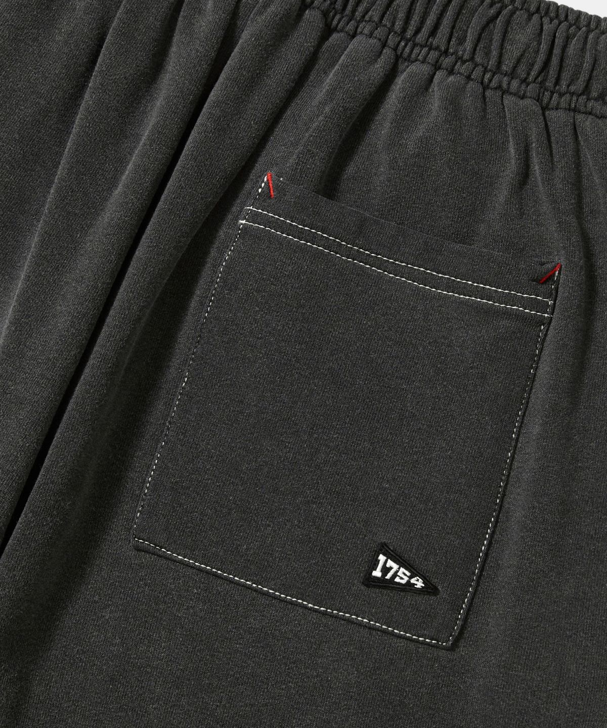컬럼비아 유니버시티(COLUMBIA UNIVERSITY) TINY SCRIPT LOOSE-FIT DENIM TERRY SWEATPANTS_BLACK JEAN